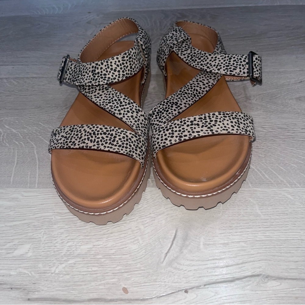 Womens Spotted Strappy Sandals - Leopard Print - Picture 2 of 5